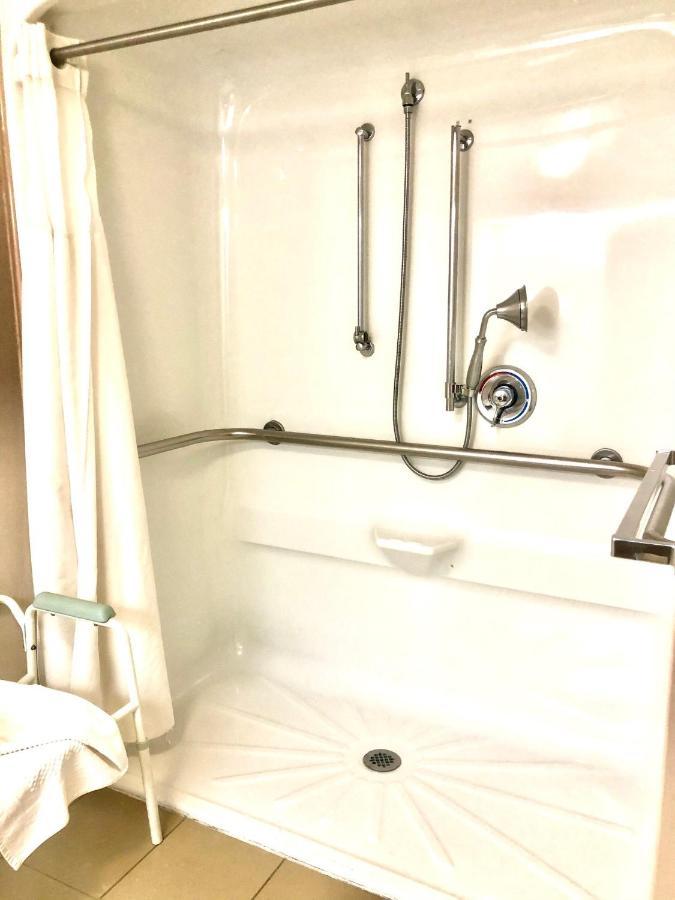 Quality & - Charlotte Hotel 3*