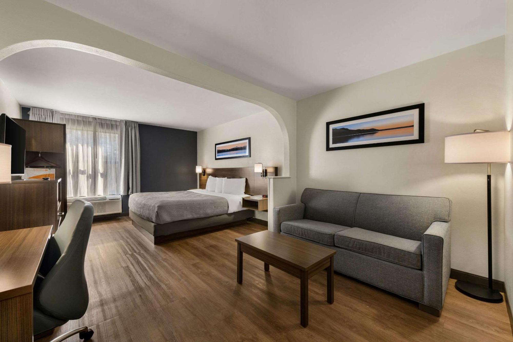Quality & - Charlotte Hotel 3*