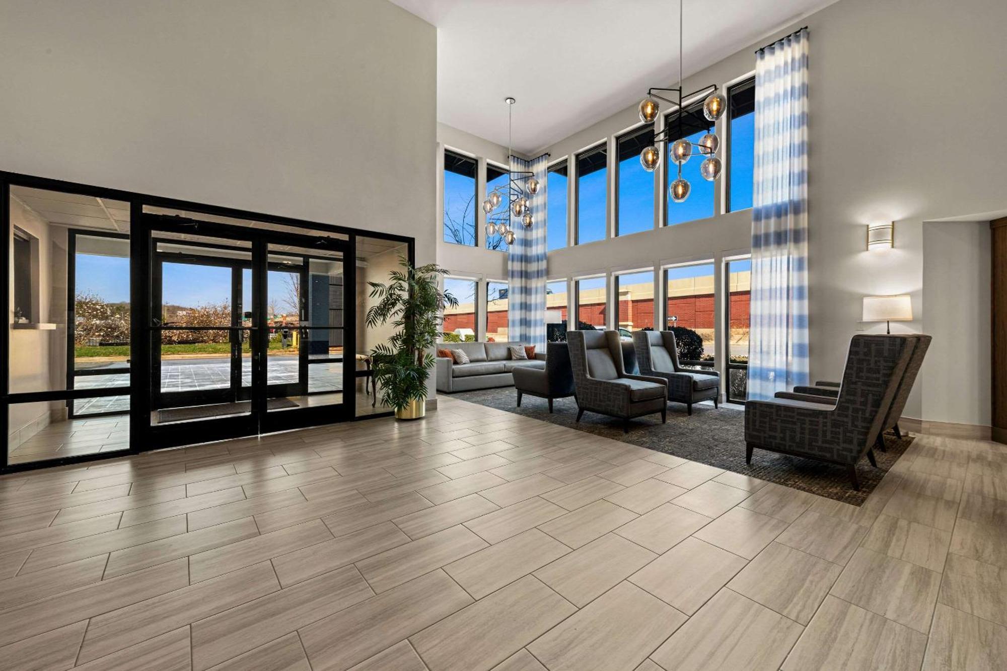 Hotel Quality & - Charlotte