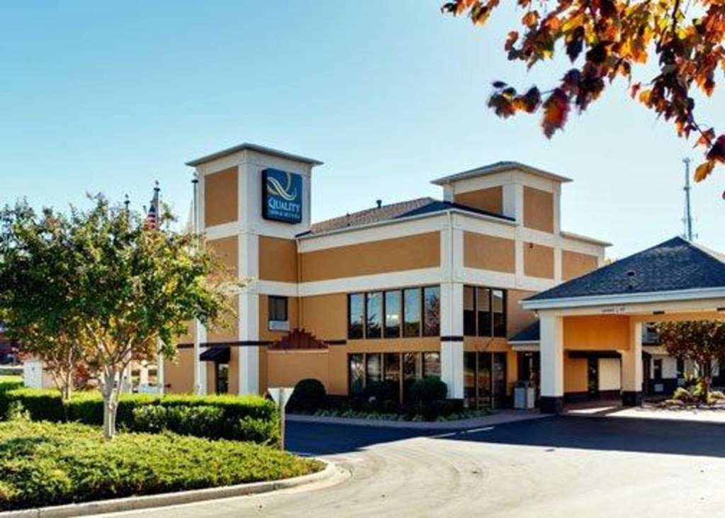 Quality & - Charlotte Hotel 3*