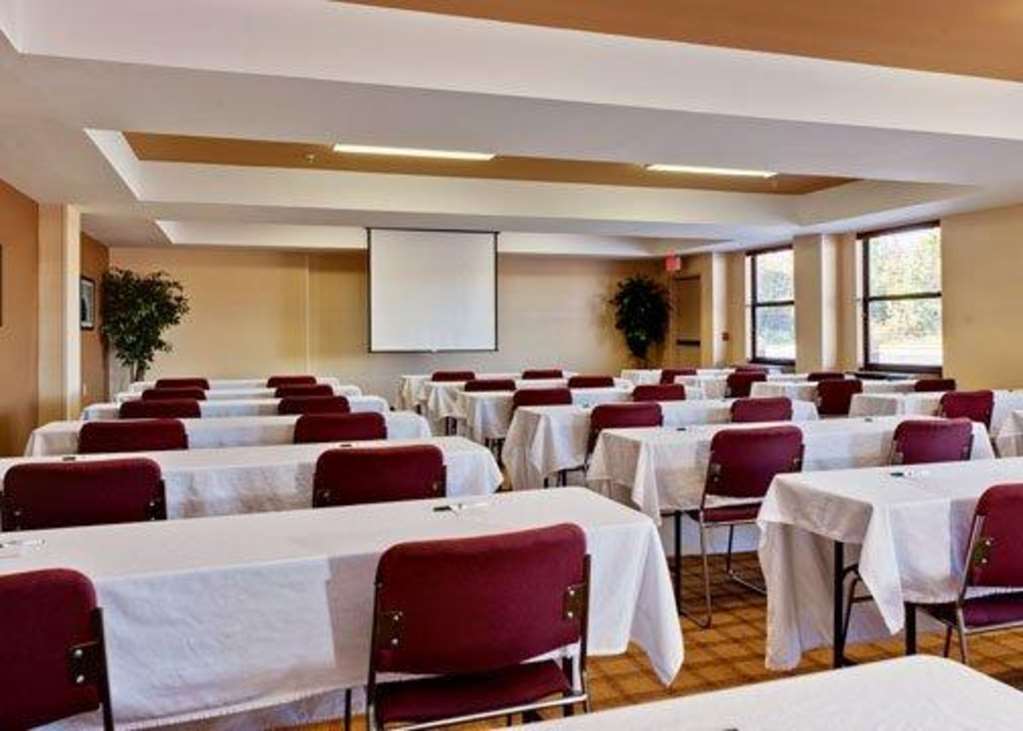 Quality & - Charlotte Hotel 3*